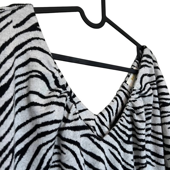 Maeve by Anthropologie Maeve Taylor Zebra-Striped Pullover Size Medium - Picture 5 of 8